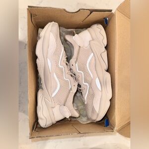 adidas Ozweego Chalk Pearl